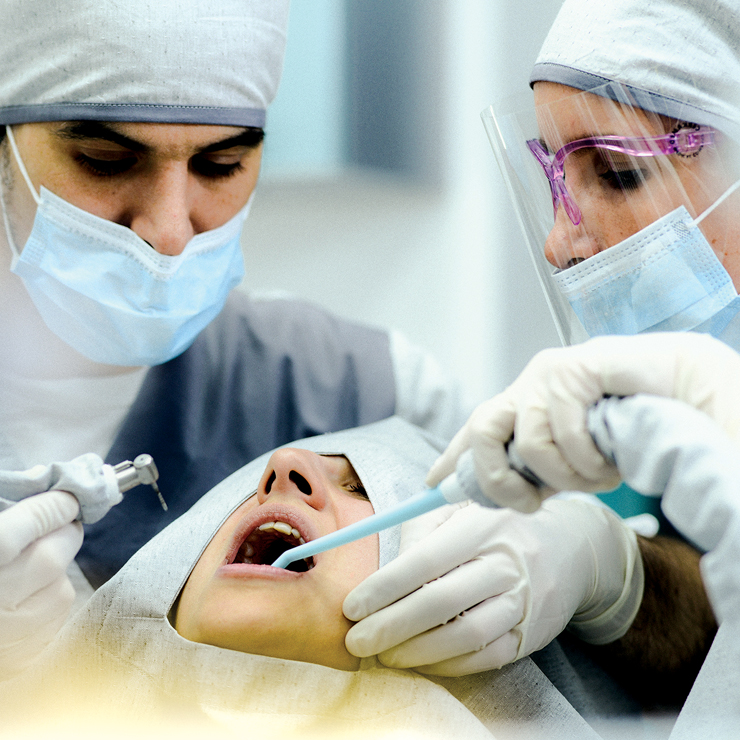 What are dental implants?